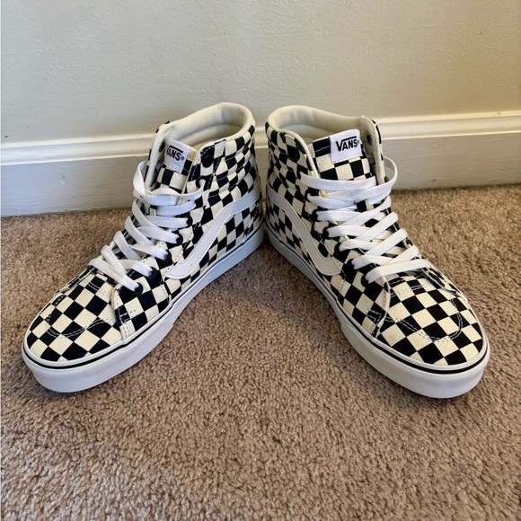 Vans Sk8-Hi Checkerboard Sneakers | Women’s 6.5
- Black and White - Picture 7 of 9